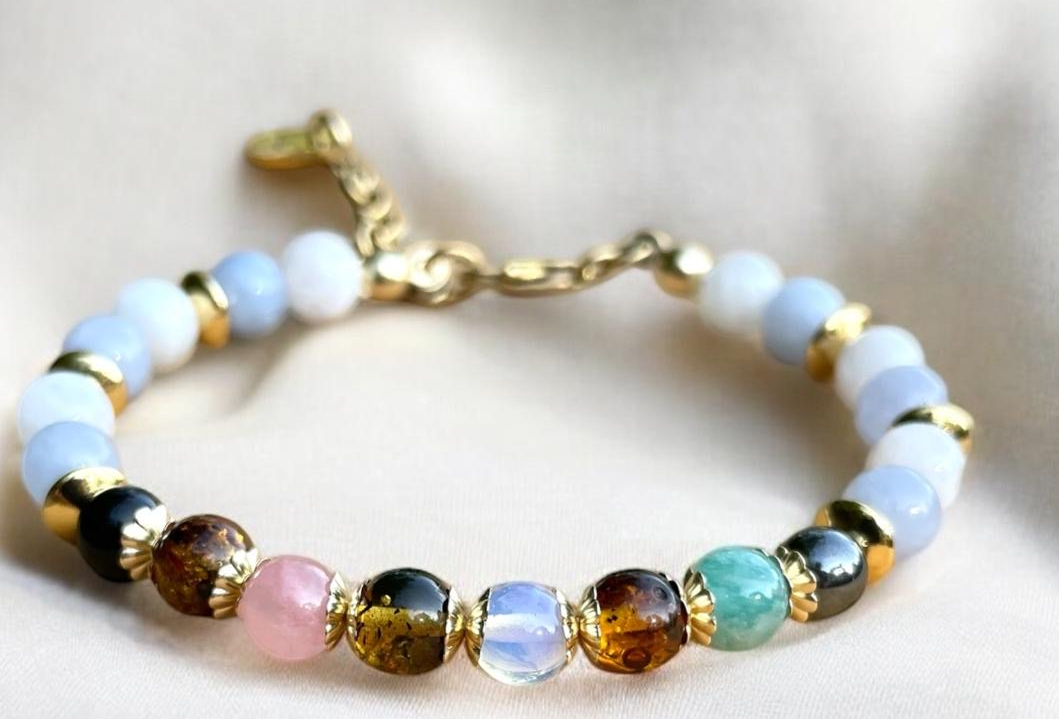 Bracelet monté en fermoir gold-filled avec séparateurs coupoles.